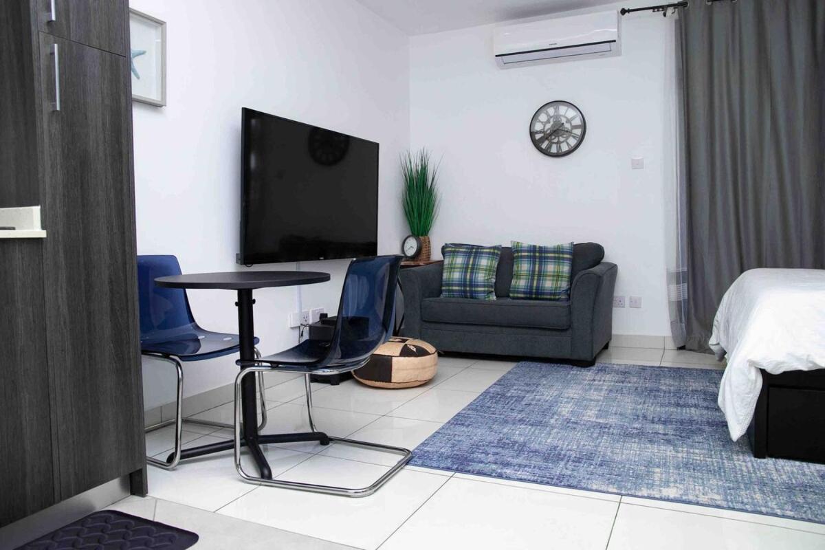 Embassy Garden - Spacious Studio - B&B