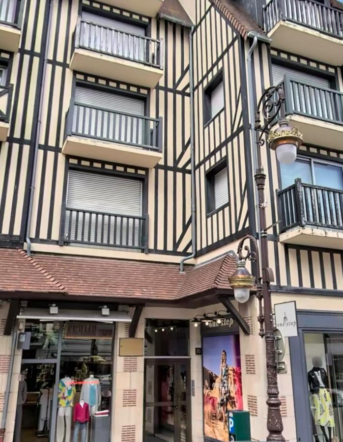 Le Duc - Centre ville Parking Deauville - B&B Deauville