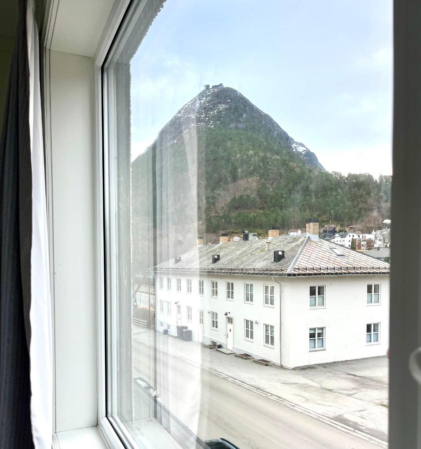 Apartment in the heart of Åndalsnes - B&B
