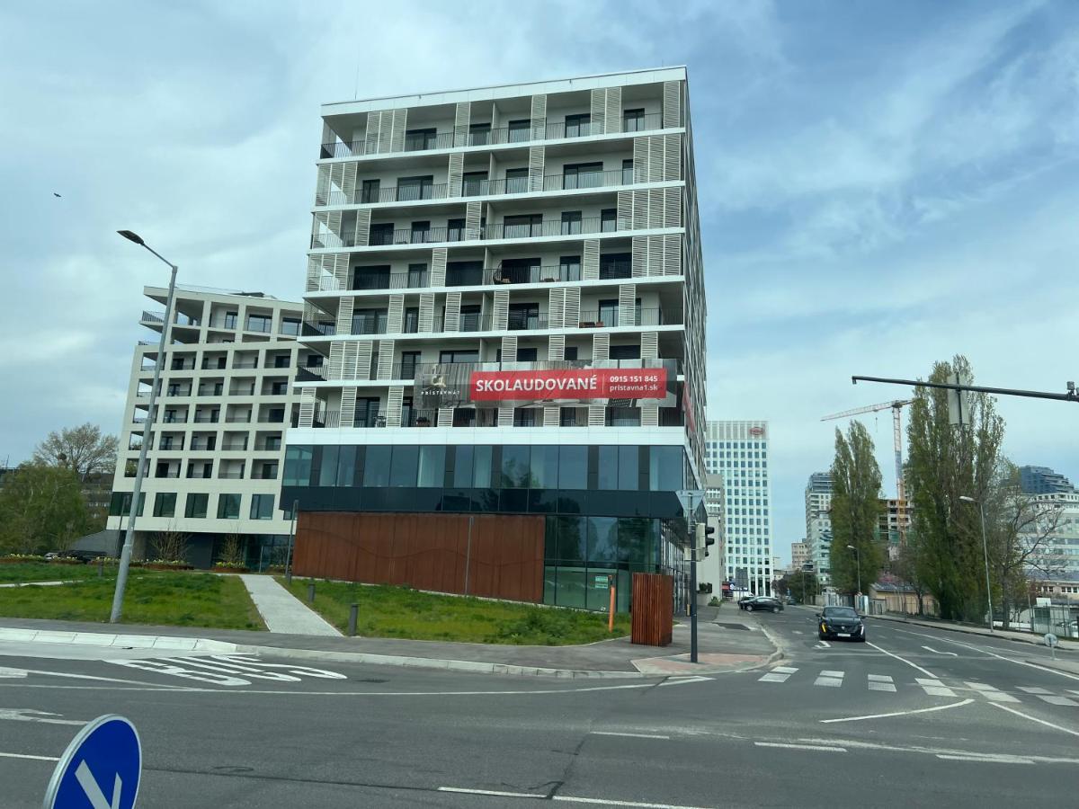 Executive Studio free street parking - Bed and Breakfast Bratislava