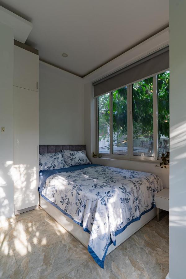 Single Room with Shared Bathroom