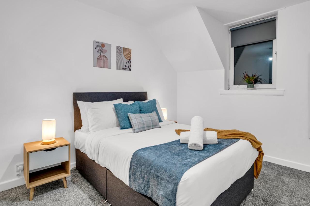 Spital Stay - SJA Stays - Modern 3 Bed Apartment - Bed and Breakfast