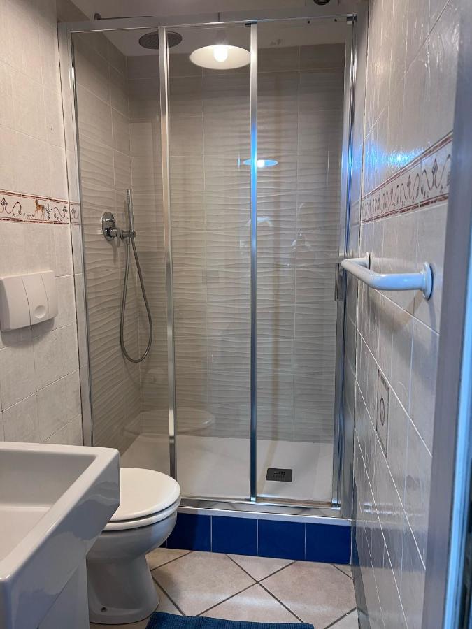Camera Familiare con Bagno Privato