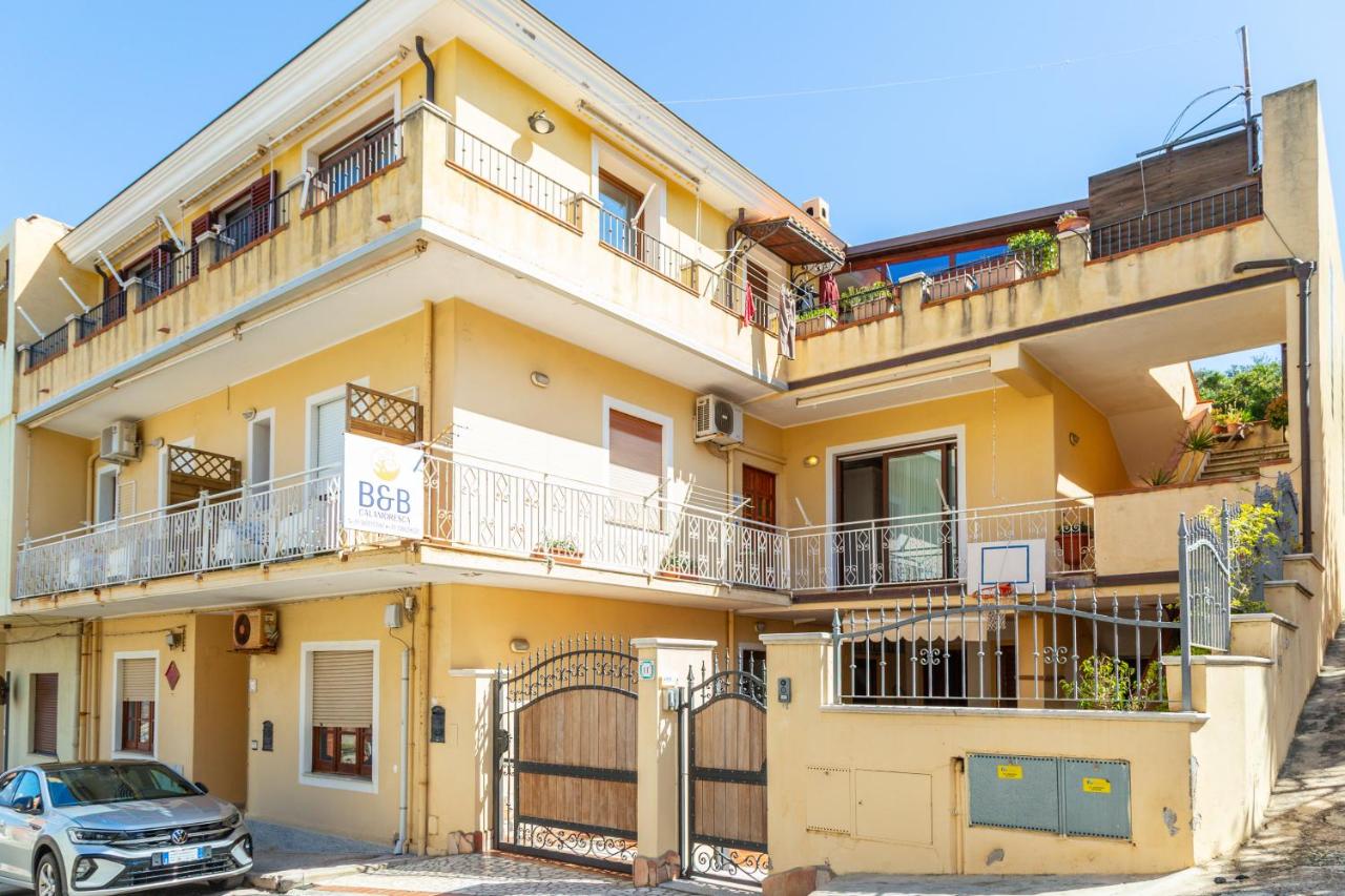 Camera Matrimoniale con Balcone e Vista Mare