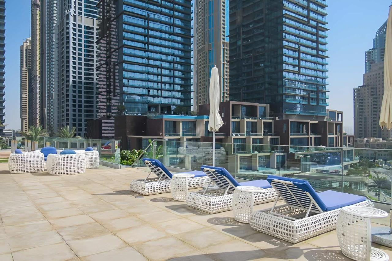 Frank Porter - Cayan Tower - B&B