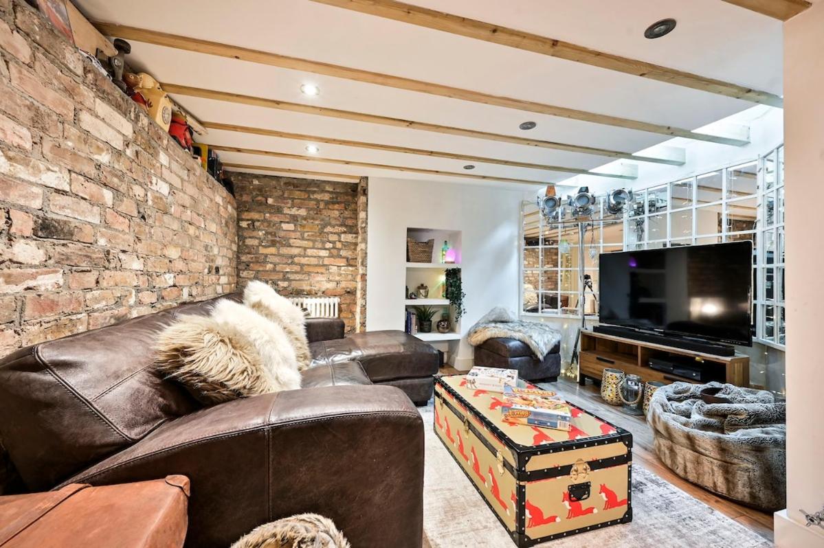 HotTub Spacious Garden house - B&B Londra