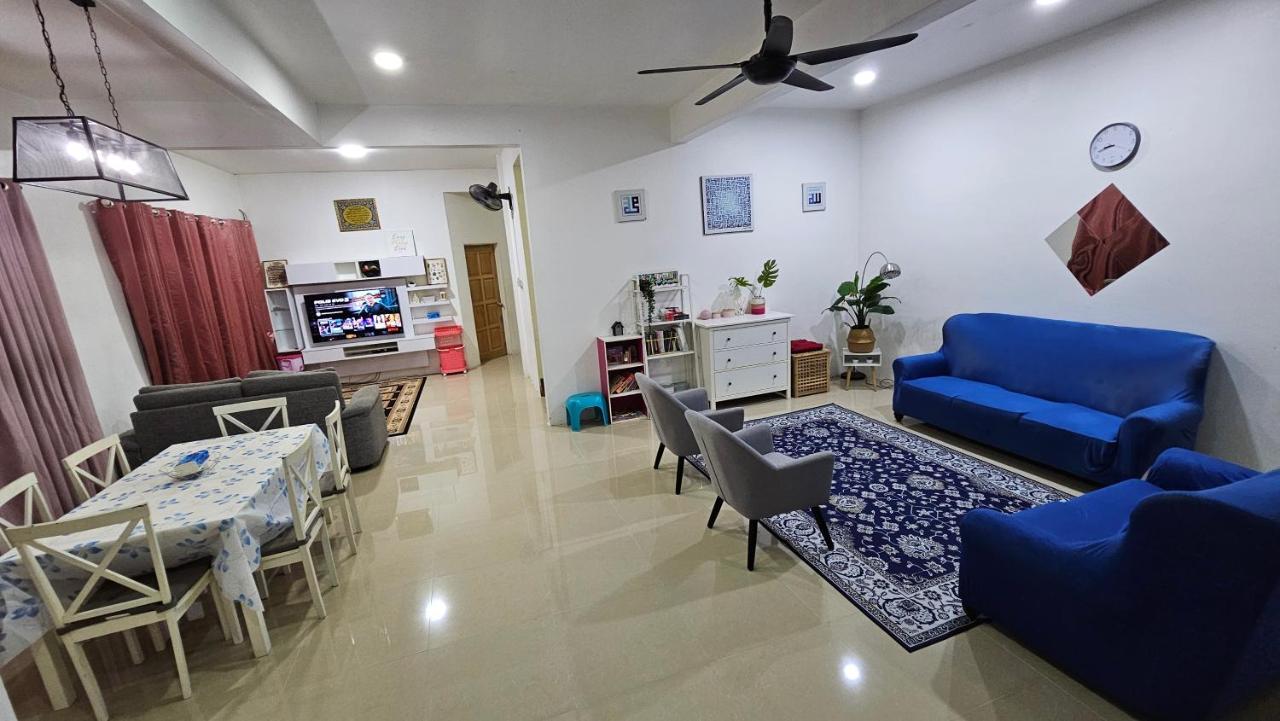 Homestay ZaraMelly Kuala Terengganu - Bed and Breakfast