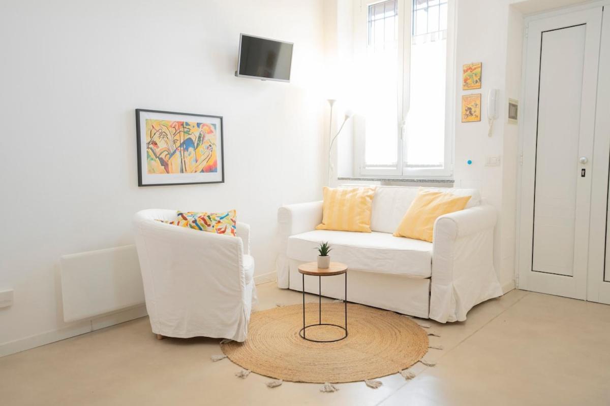 Isola 5 minutes from Porta Garibaldi station - B&B