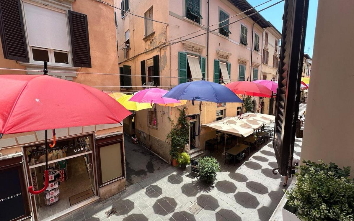 -Residenza Stagio Stagi- Pietrasanta center - Free Wifi - AC - B&B