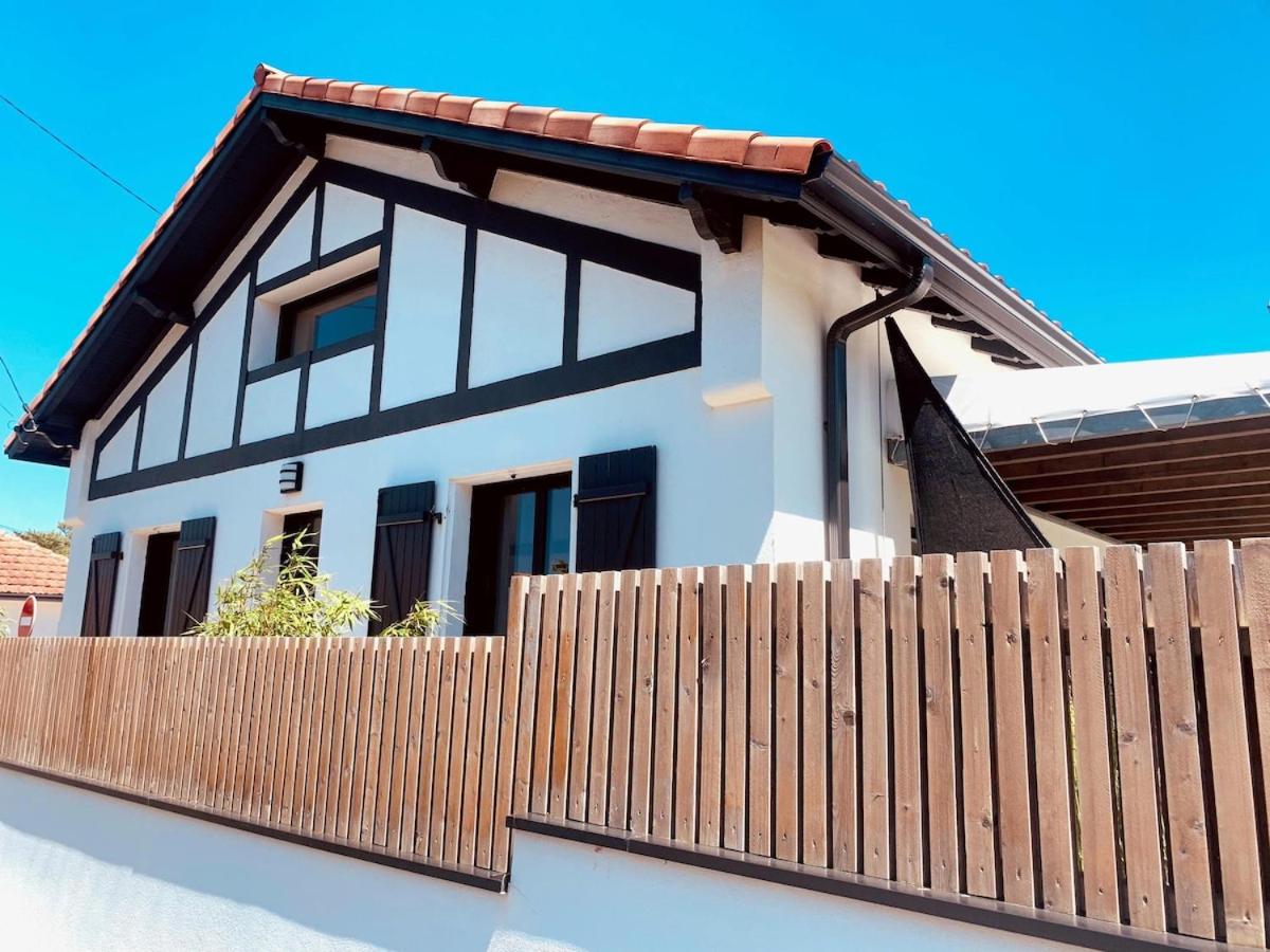 Villa classée 5 étoiles 200m de la plage piscine chauffée 5 vélos - B&B Capbreton