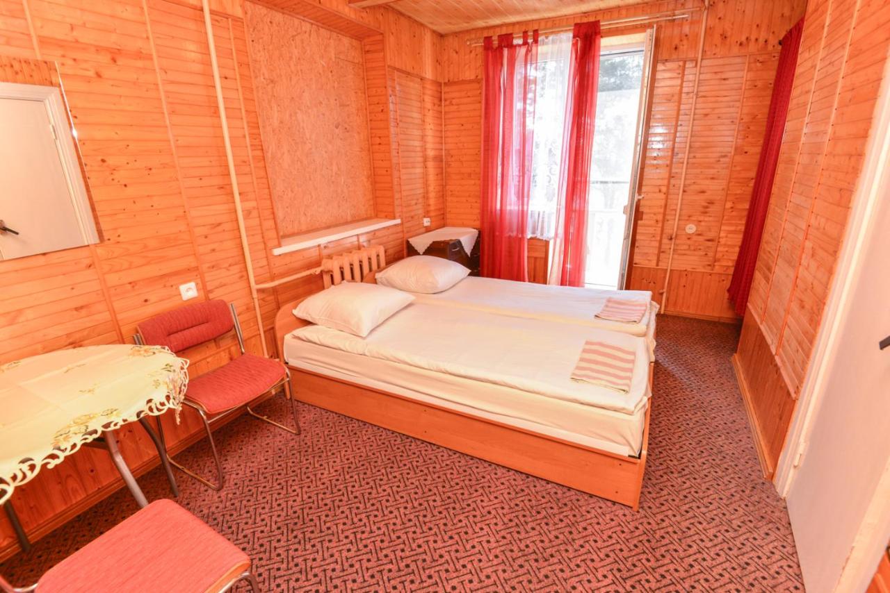 Chambre Double ou Lits Jumeaux avec Douche