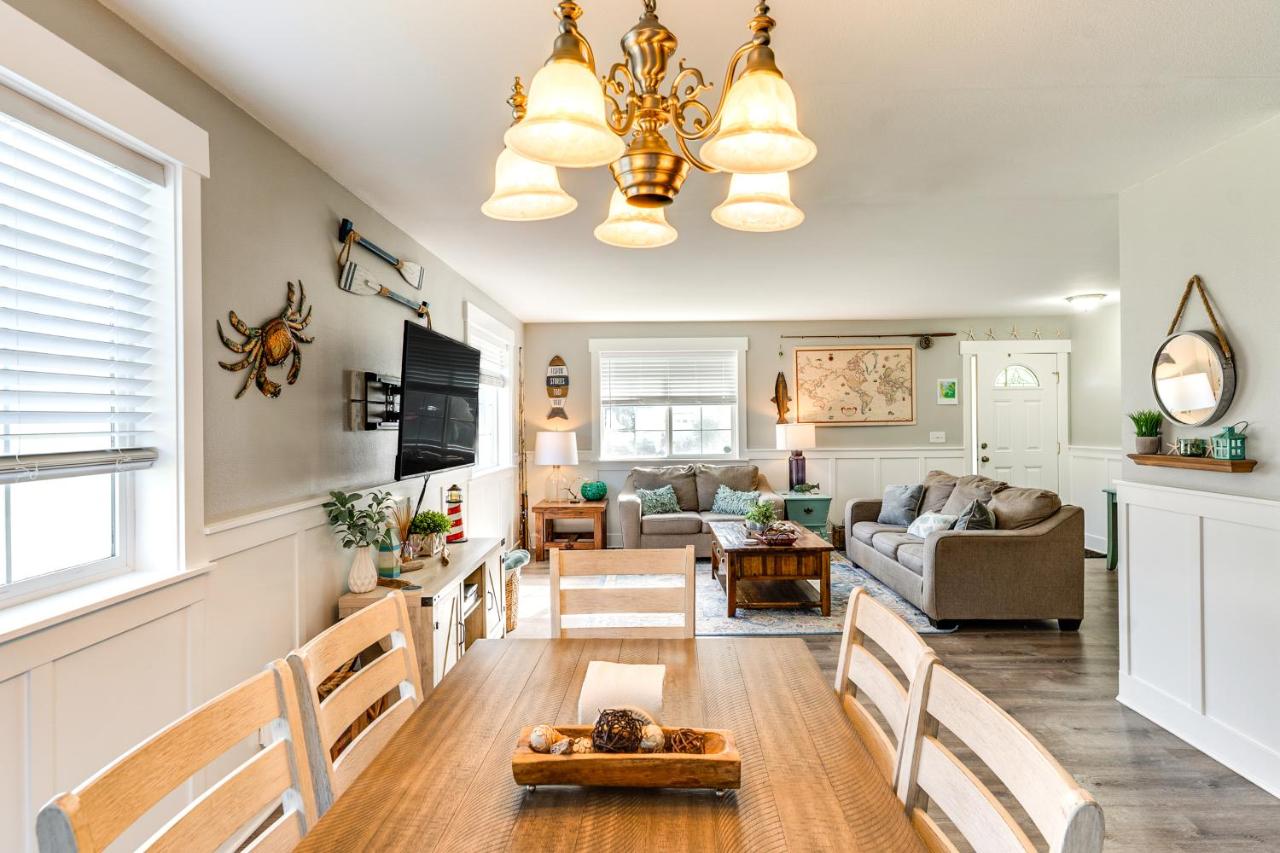 Pet-Friendly Westport Vacation Rental w/ Hot Tub! - B&B Westport