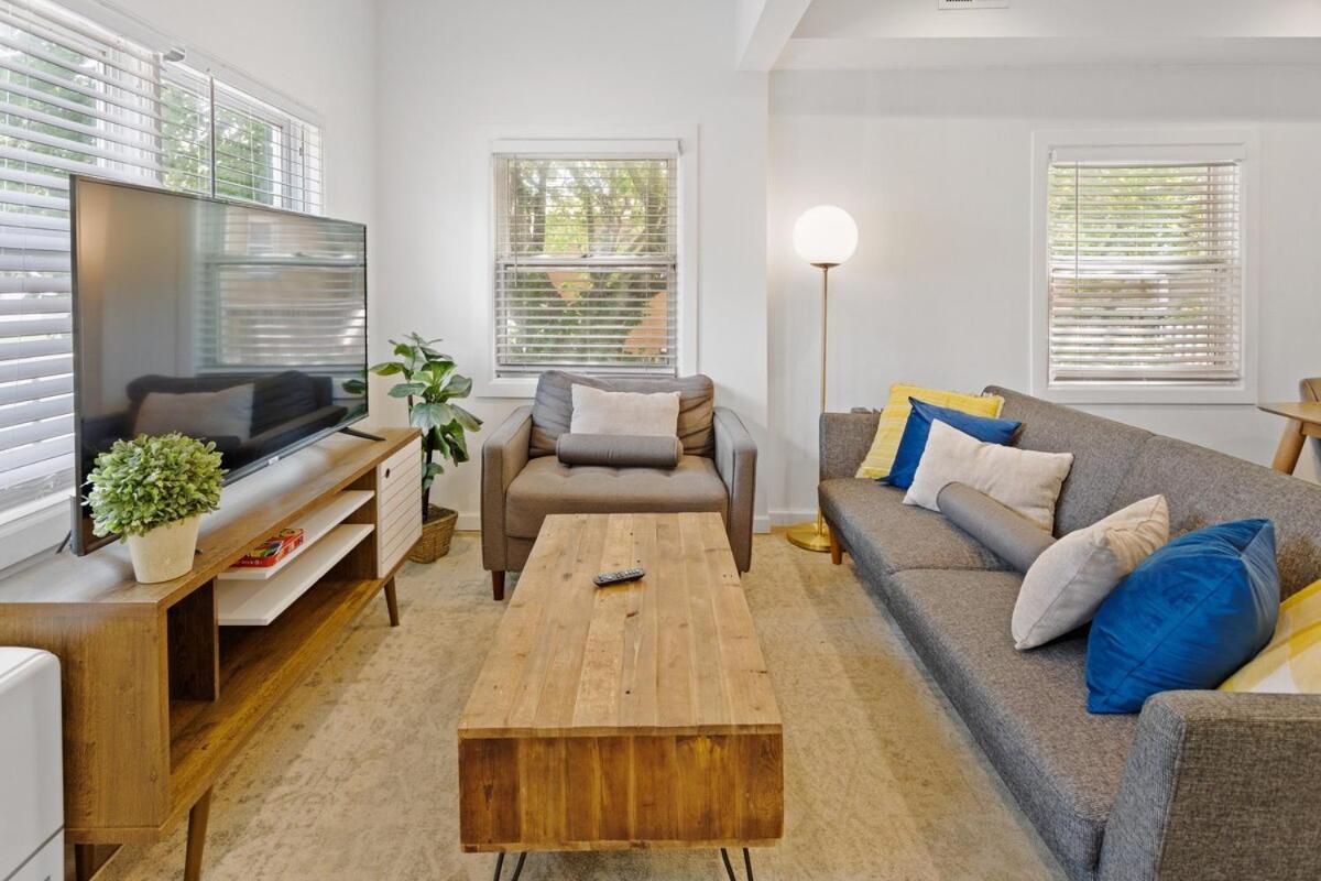 4BR 2BA Hot Tub Home By The Bay - B&B