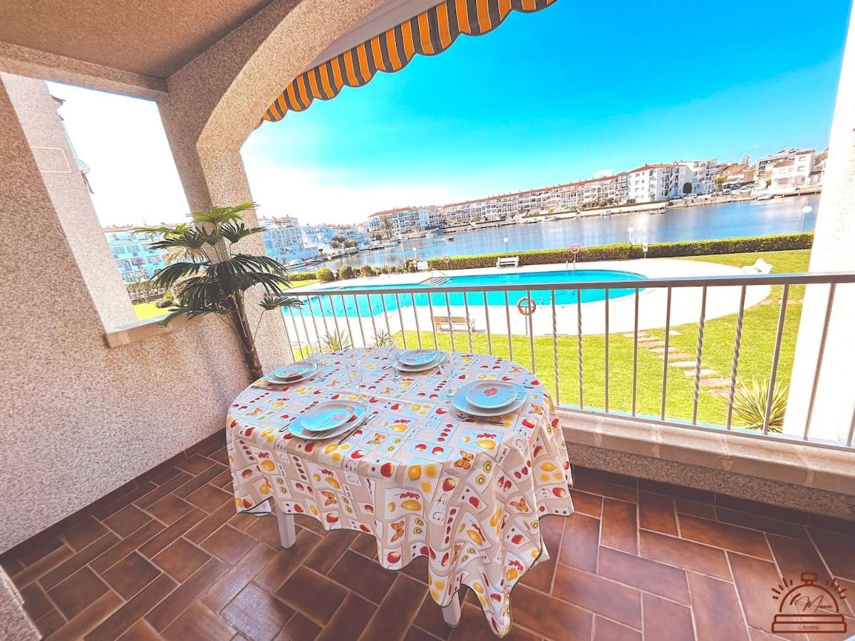Maena San Maurici Lago - Bed and Breakfast Empuriabrava