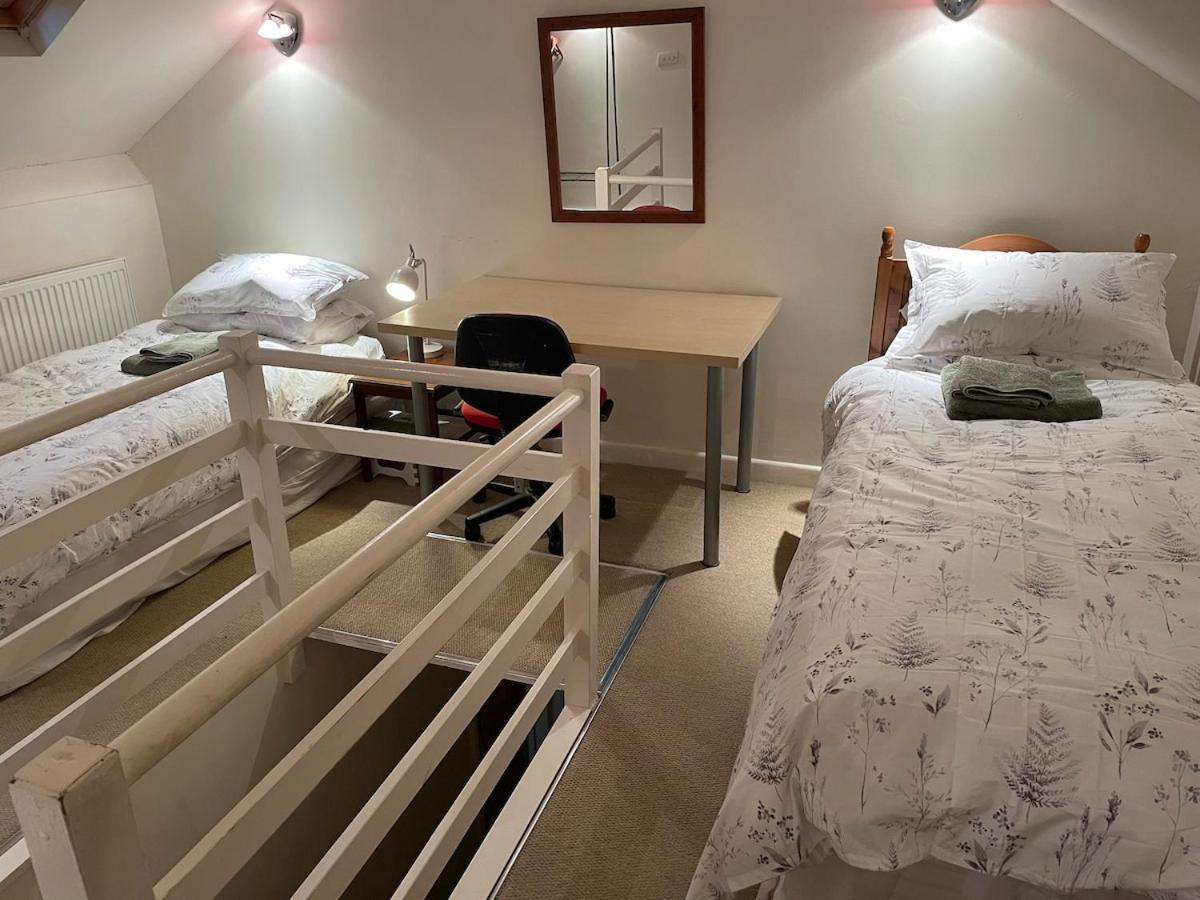 Vicky and Richards home - B&B Cheltenham