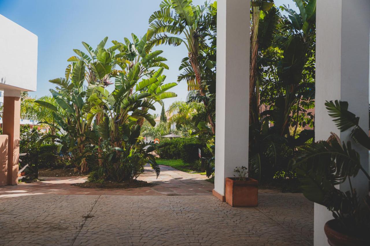 Sea view apartment with great terrace and 4 pools - Duquesa Suites 430 - Bed and Breakfast Manilva