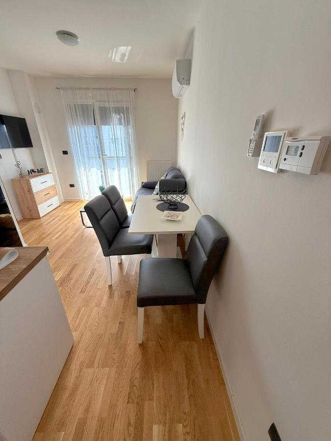 Lana apartment with private parking - B&B Pula