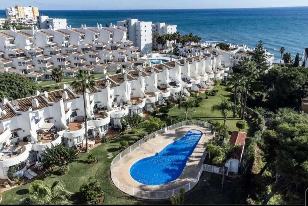 Apartamento a 100 m de la playa, Calahonda - B&B