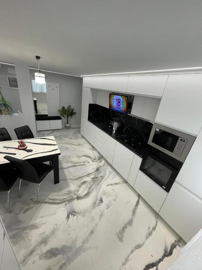 Apartament Centru Comanesti - B&B Comăneşti
