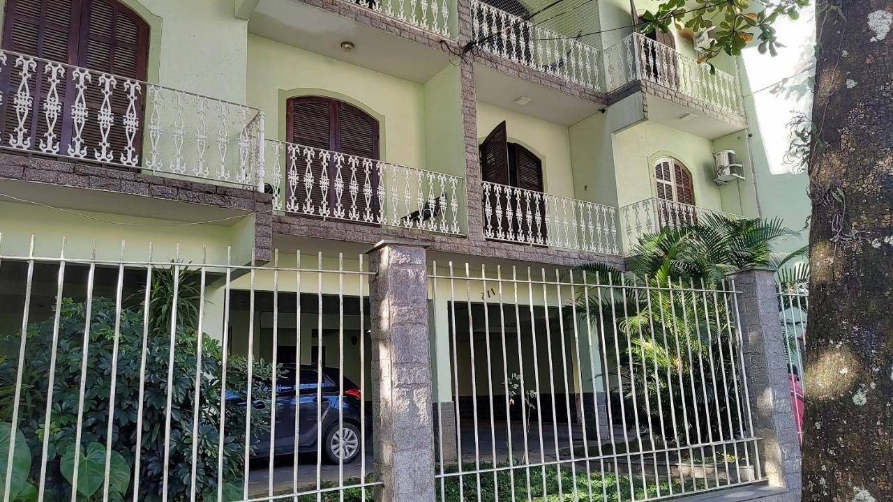 Apto completo 2 quartos garagem Jardim Amália VR RJ - Bed and Breakfast