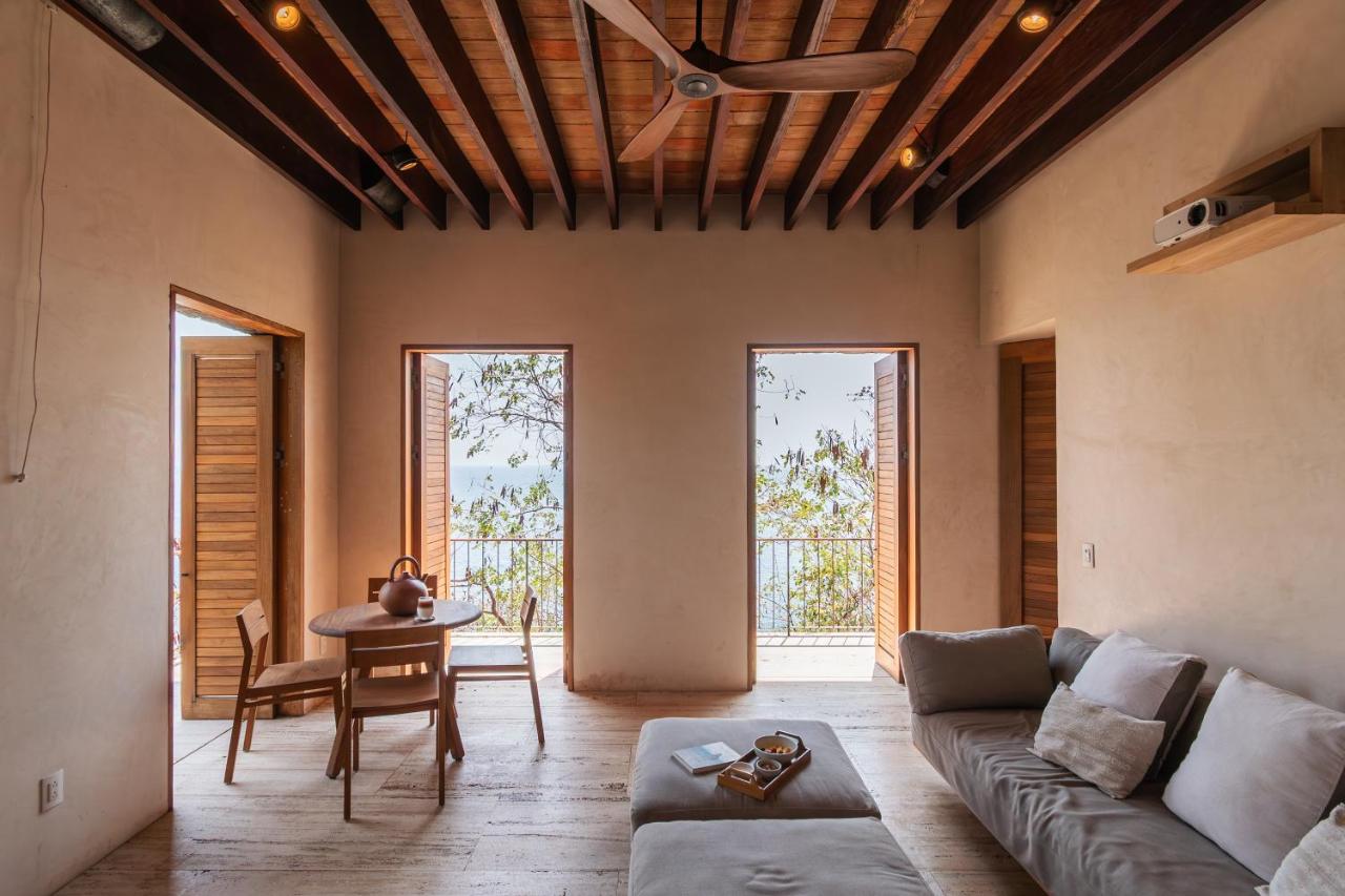Chicatana Suite