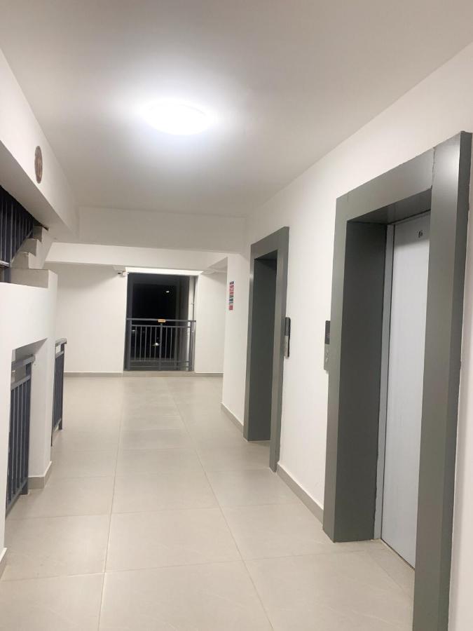 Cozy One Bed With Gym & Workspace in Kilimani, 5 Mins Walk to Yaya - B&B