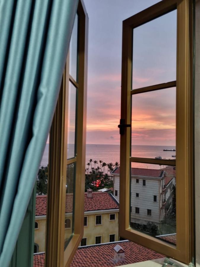 Deluxe Suite with Sea View