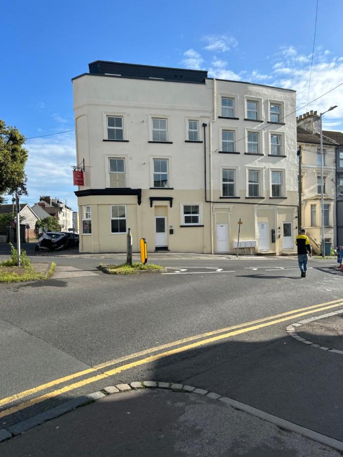 Folkestone Habour Flat 2 Two Bedrooms sleeps 4 - B&B
