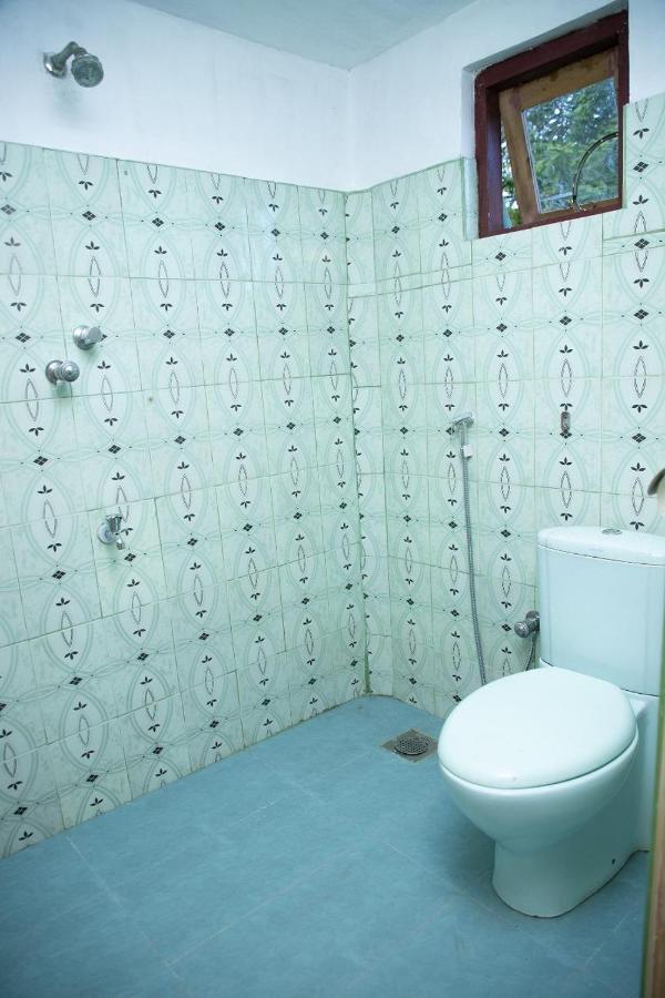 Tweepersoonskamer met Gedeelde Badkamer
