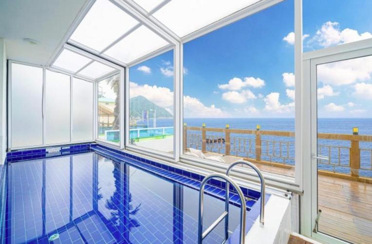 Grand Poolvilla - Room will be randomly assigned