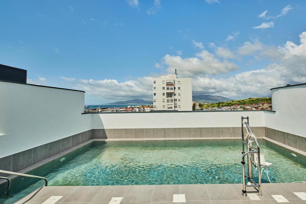 Iceberg Moon I- Ático nuevo Parking, piscina, terraza, céntrico todo equipado - B&B Tarifa