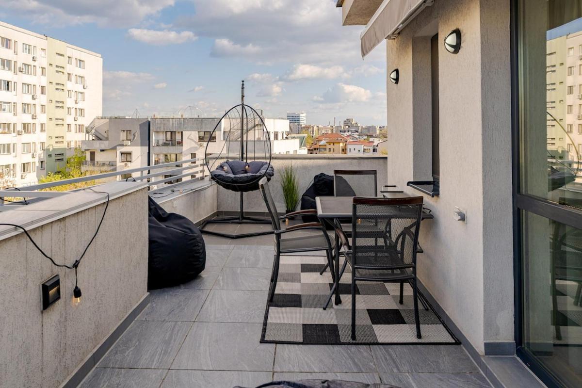 Downtown Loft Apartment with Jacuzzi&Terrace - Chambres d’hôtes Bucarest
