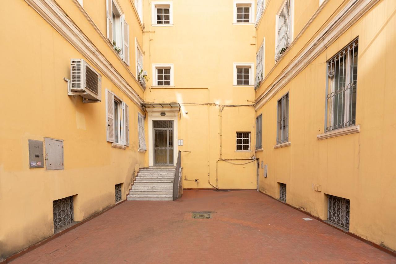 The Best Rent - Sunny three-bedroom apartment near Ottaviano metro stop - B&B Roma