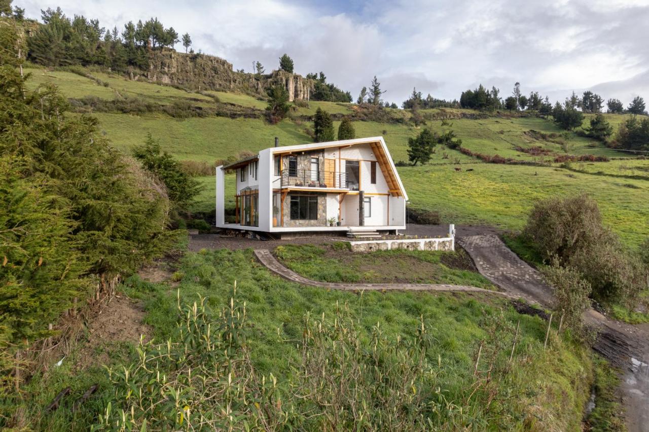 Salinas Luxury Home in the Mountains - B&B Guaranda