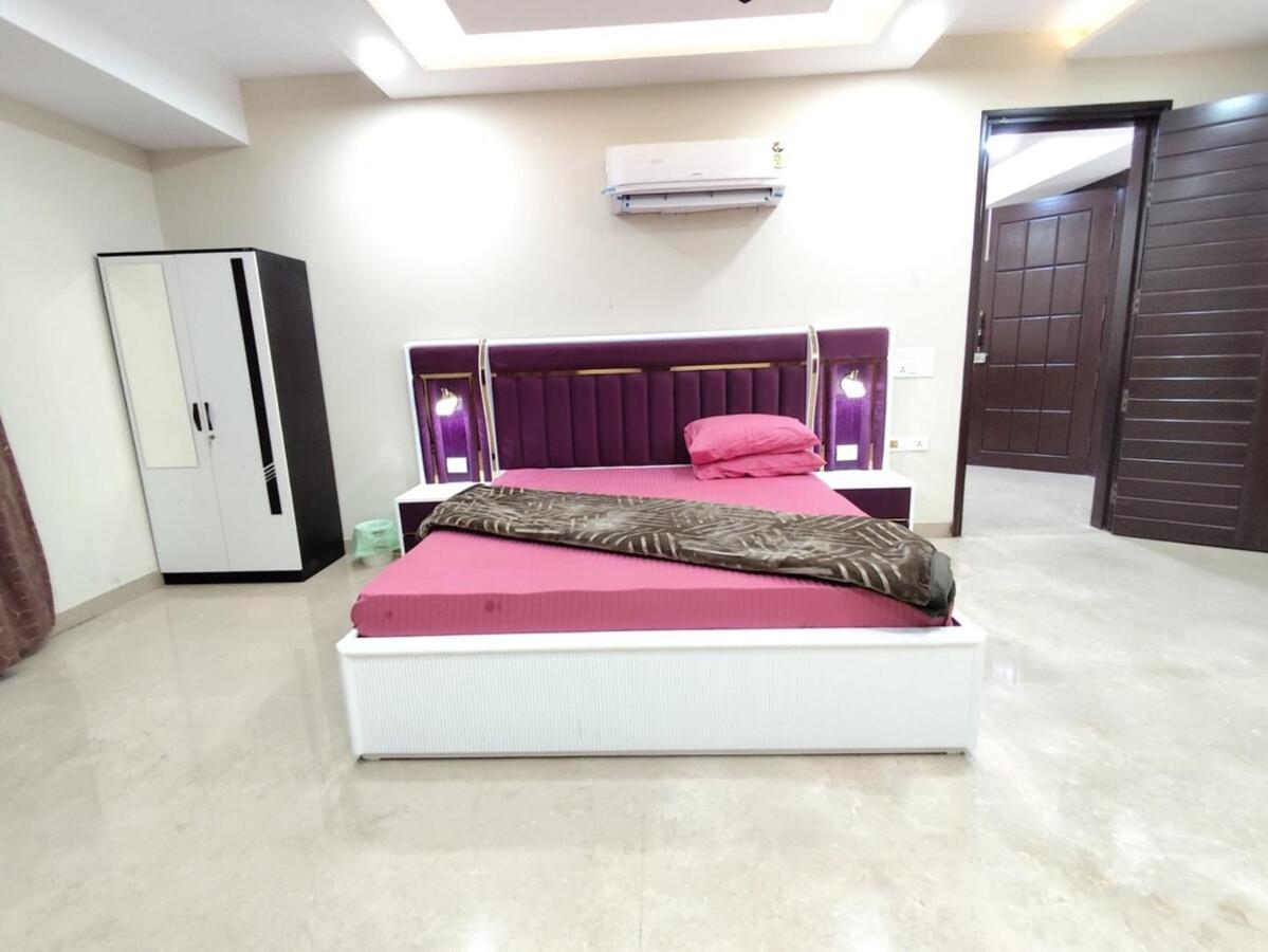 Homlee-Virasat 3BHK Flat Central DEL-Lift-Parking - B&B