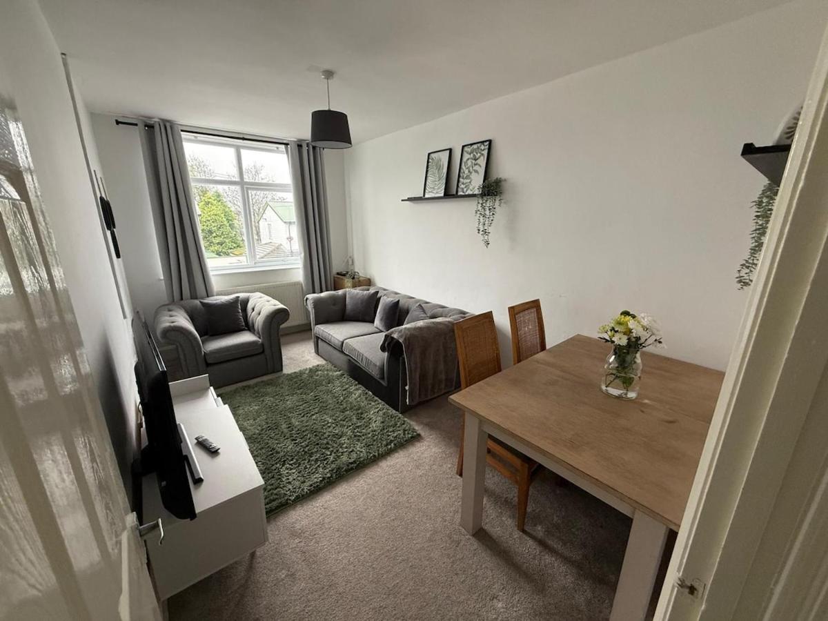 Resi-Lets Large 3-bed 1st floor apartment, Blyth, Northumberland - B&B