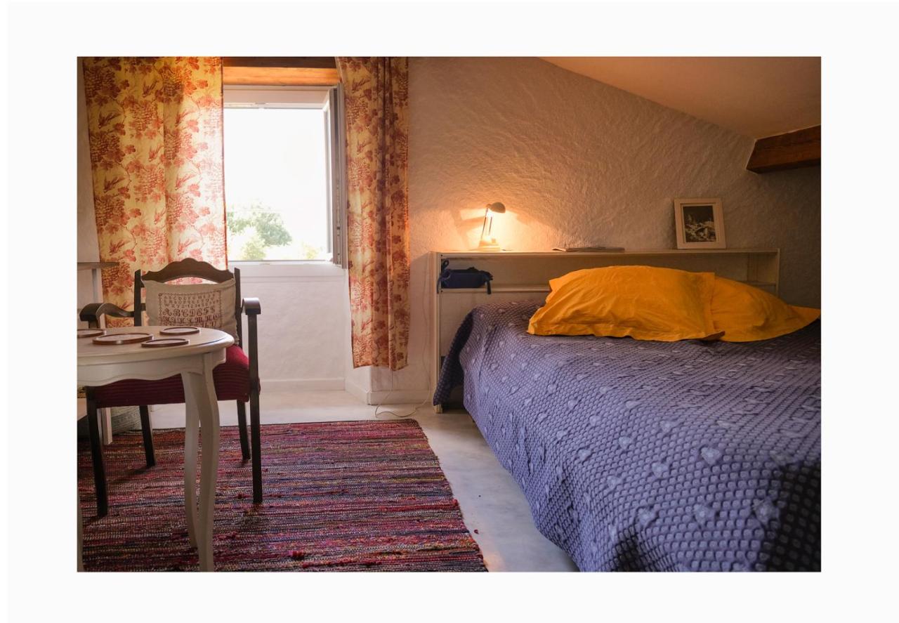 Camera Matrimoniale con Vista Giardino