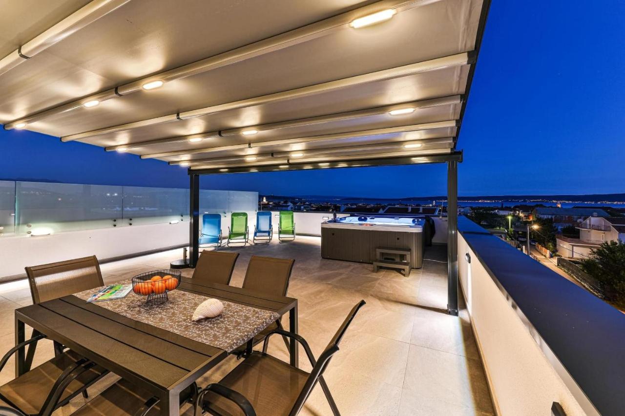 Luxury Apartment Carpe Diem, Roof Terrace with Jacuzzi - Ferienwohnung Kutleše