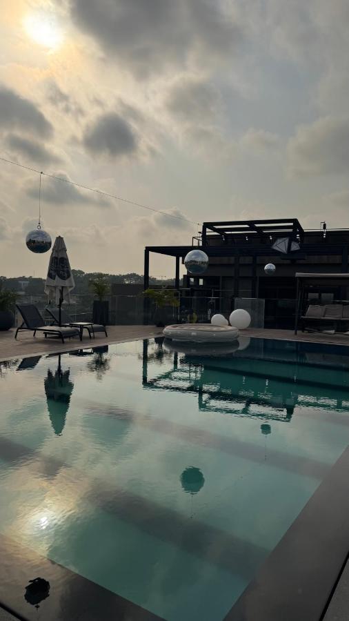 Modern 1 bedroom diamond in city apartment - Ferienwohnung Accra