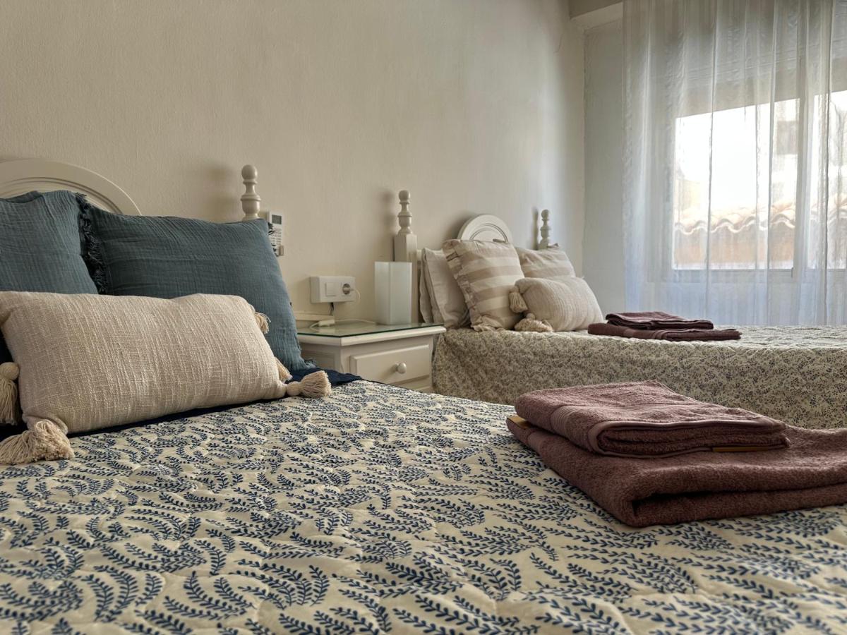 Hostal J&C - B&B