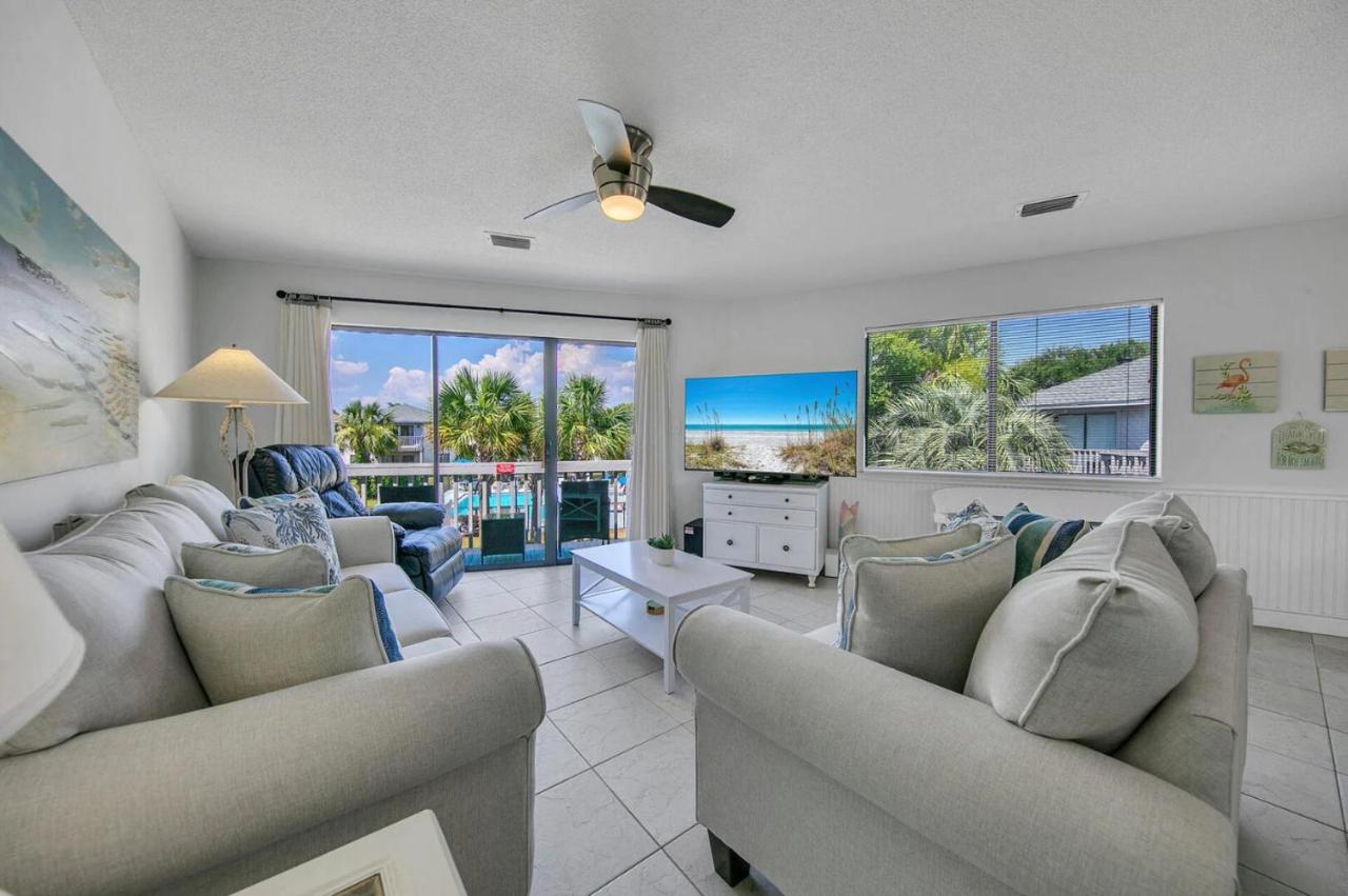 Crystal Village II Unit 10B- close to beach and pool! - B&B Destin