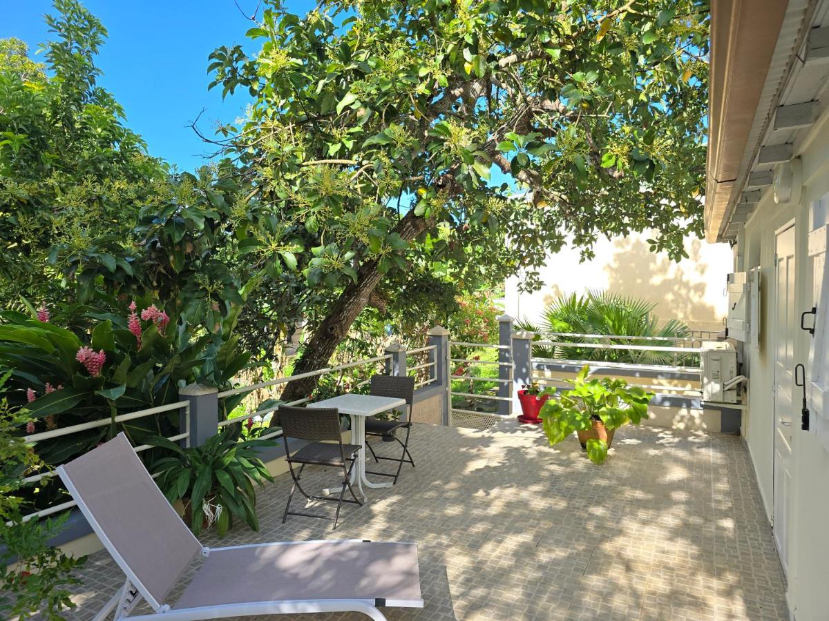 Très Joli T2 à Petit-Bourg - B&B