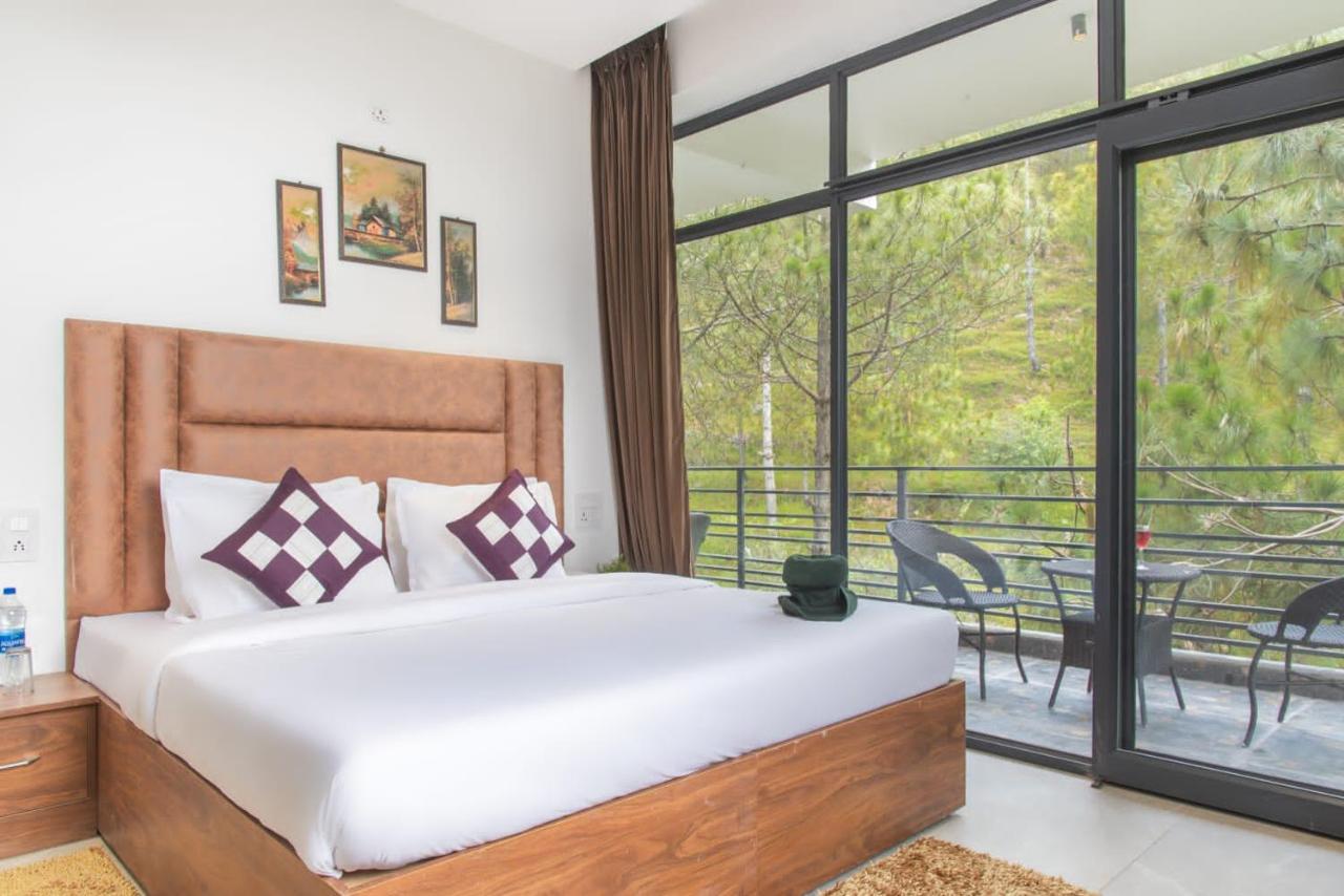 Kasauli Hills Crest l 1 br l Roof top Restaurant - Ferienwohnung
