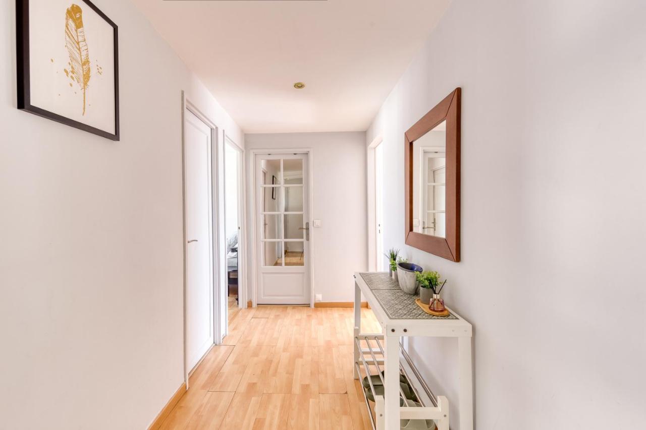 Spacious 2BR Flat near CDG airport - Bed and Breakfast