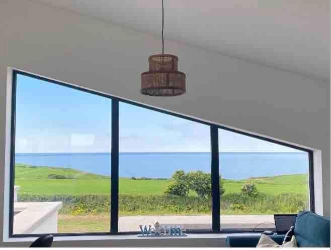 Ardmore's Modern Beach House - Bed and Breakfast Ardmore