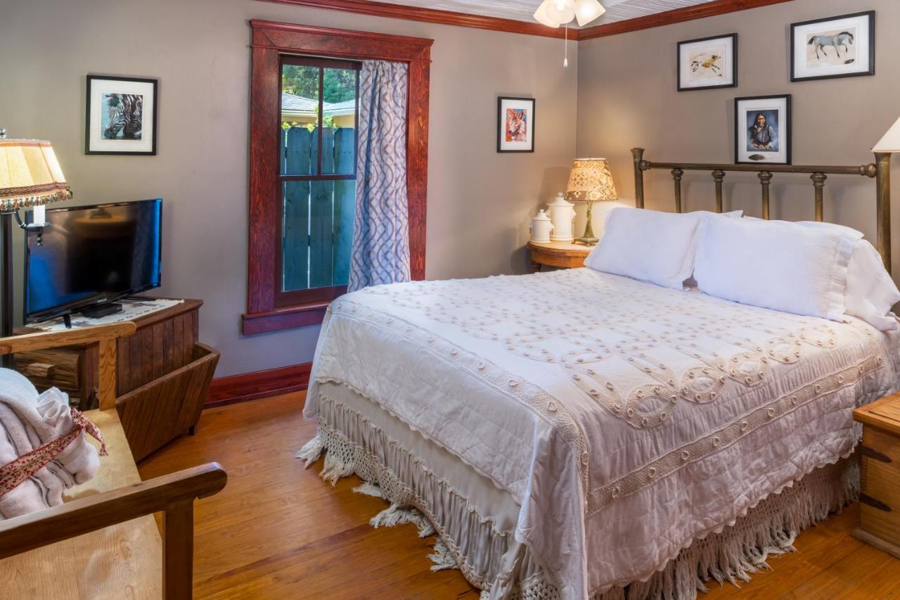 Two-Bedroom Cottage