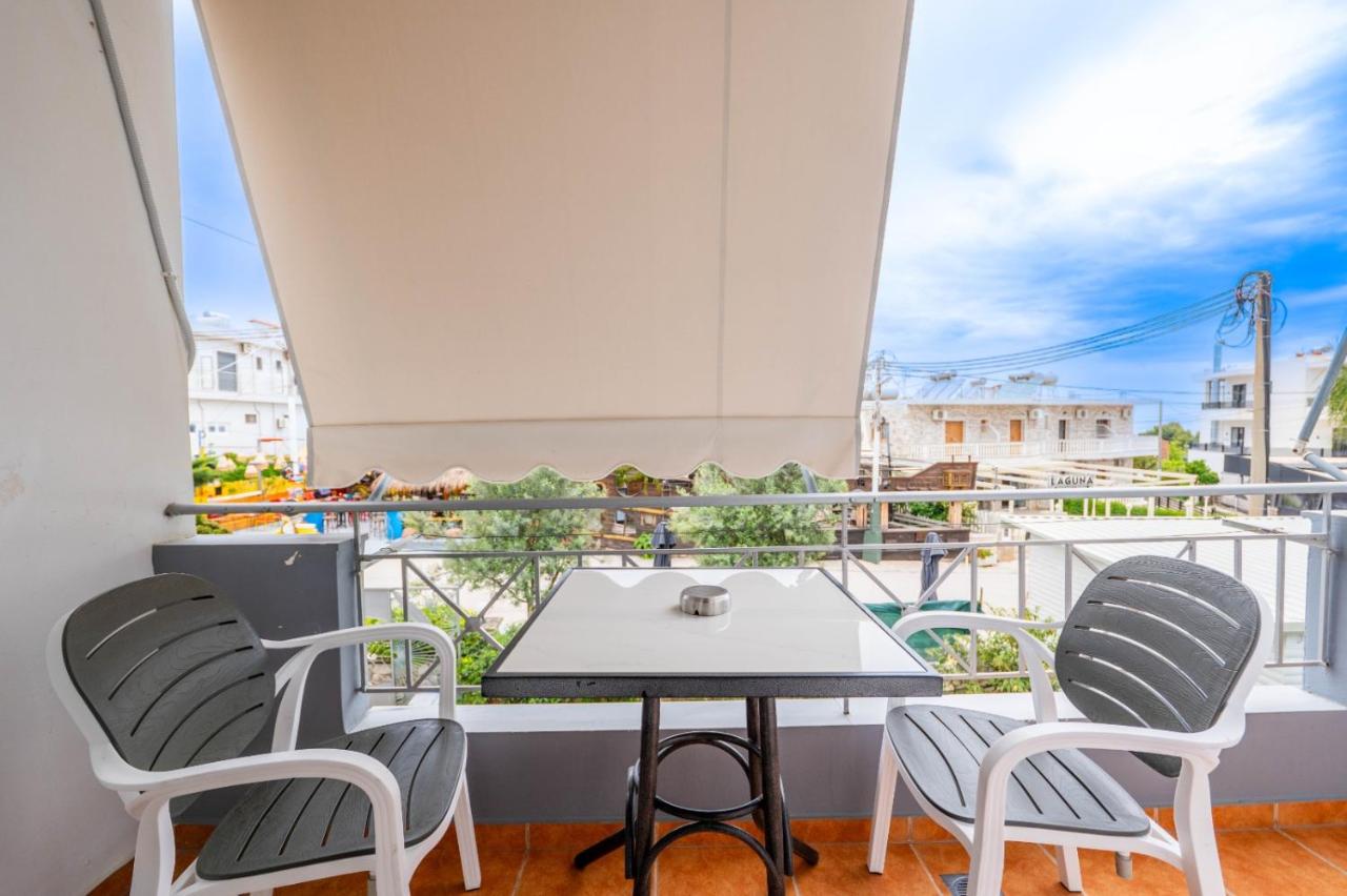 Apartment with Garden View