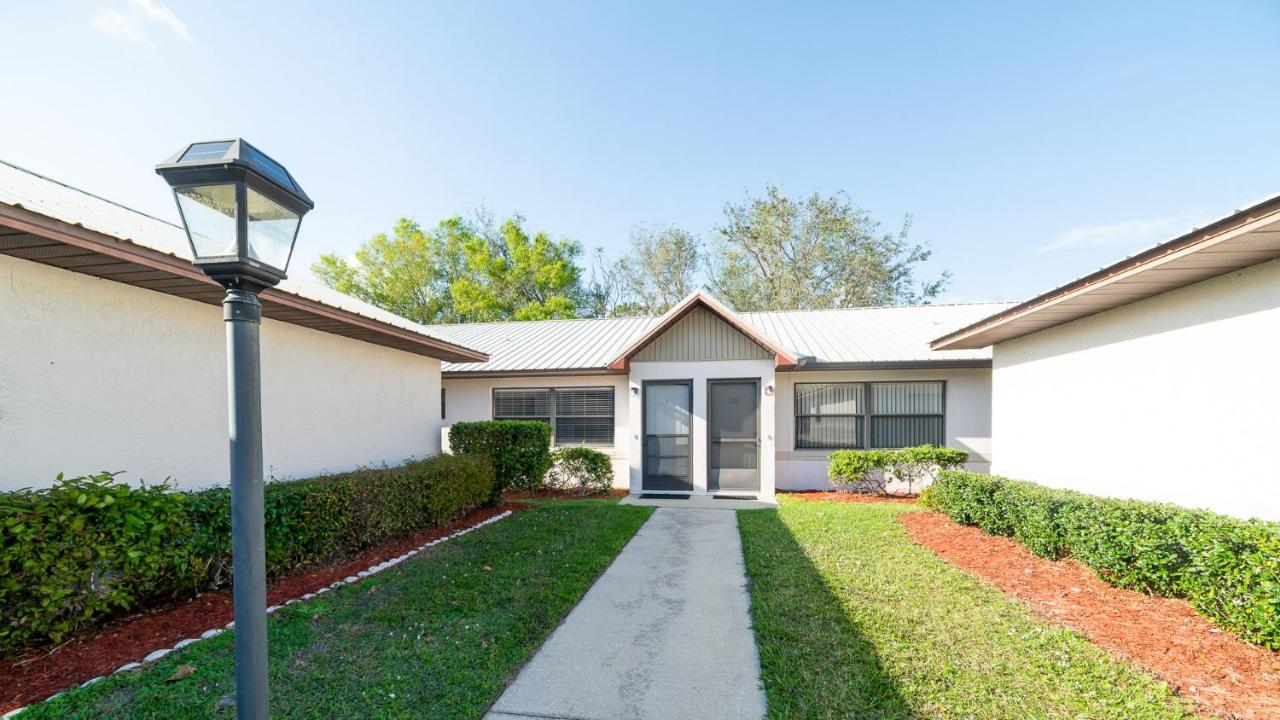 Sunny Sebring Getaway - Bed and Breakfast Sebring