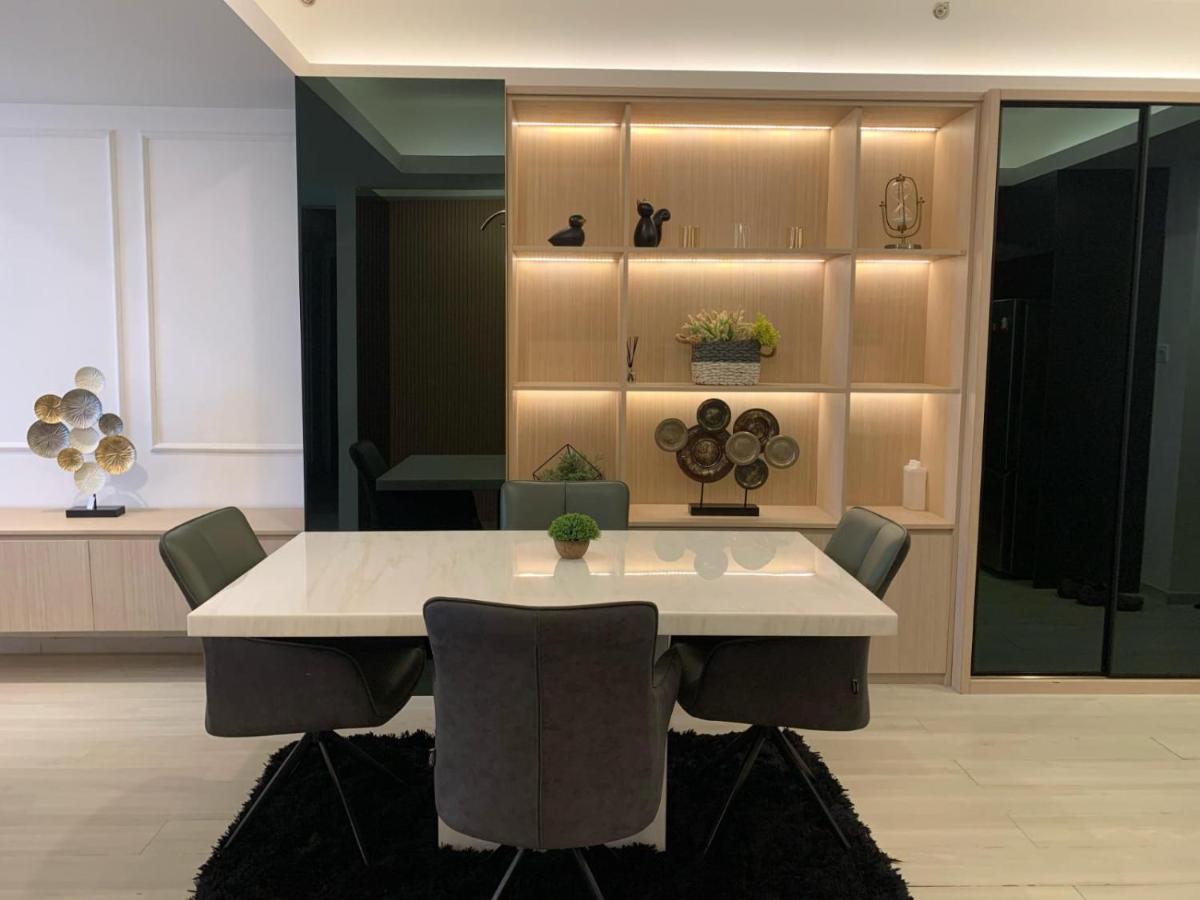 Three-Bedroom Apartment with Balcony