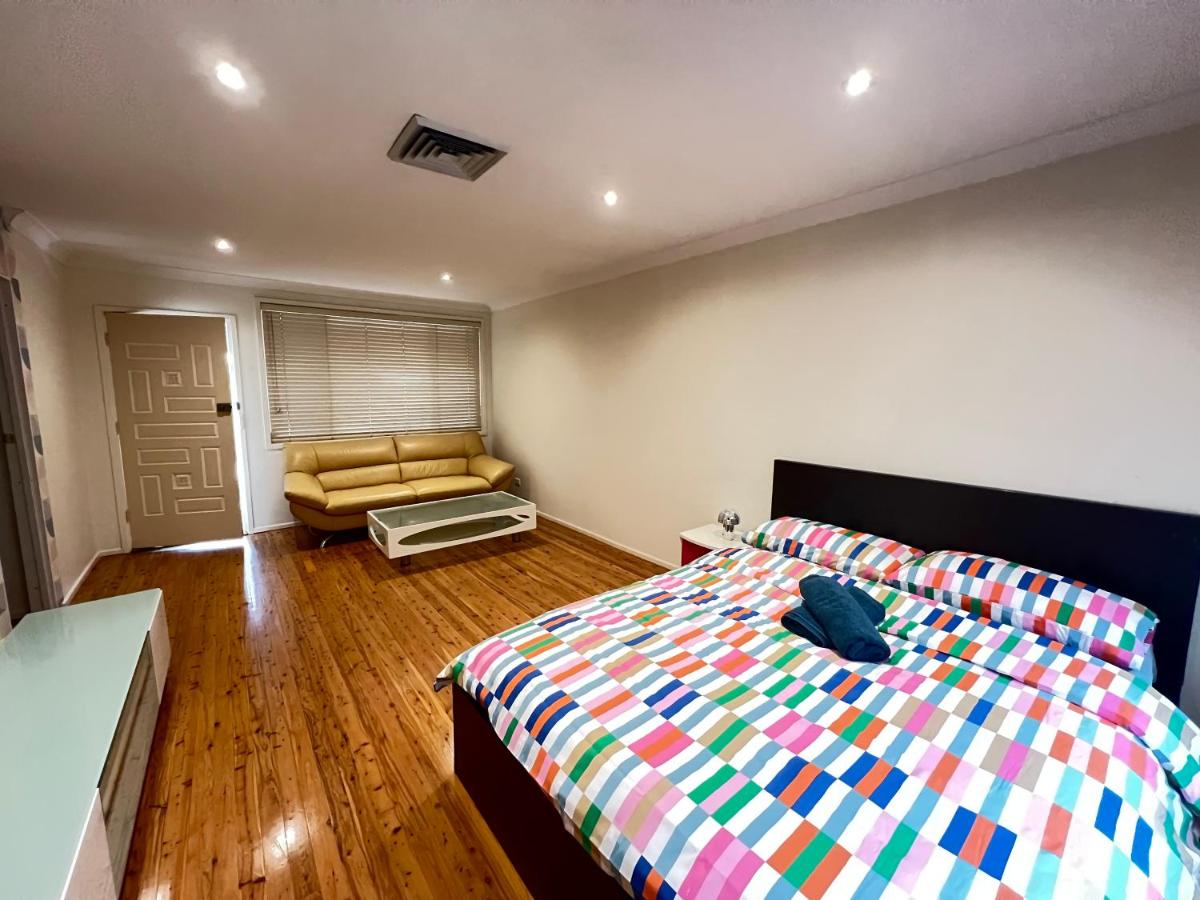 P Room - Bed and Breakfast Toongabbie